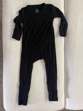 Simple Seed Baby solid Black Long Sleeve Footed Baby One-Piece